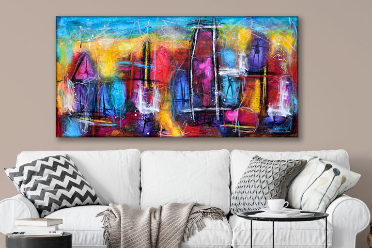 Billeder til væggen – moderne billeder over sofa i lys stue