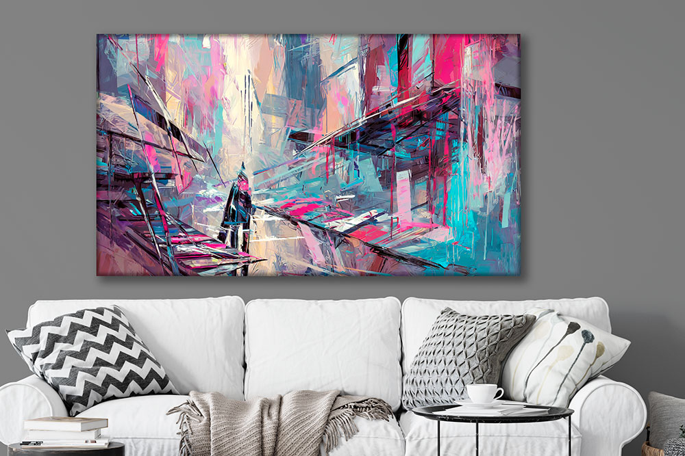 Indret i stuen med flot digital kunst på lærred