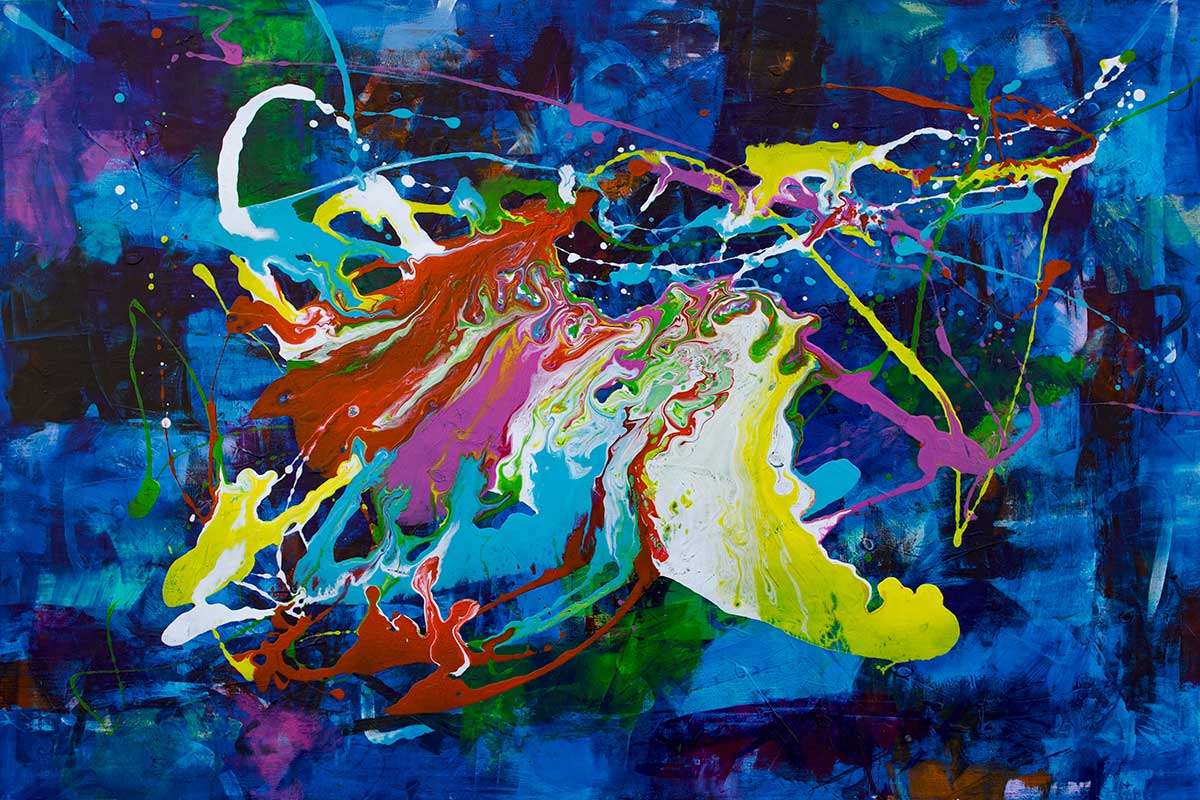 Store malerier med afbalancerede farver og lagbygget struktur, der samler rummet og giver visuel ro og dybde over tid