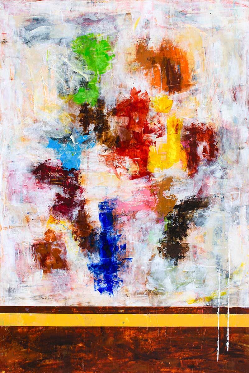 Store malerier med markante farver og tydelig visuel energi, hvor farvefelter og struktur skaber et stærkt fokuspunkt i stuen